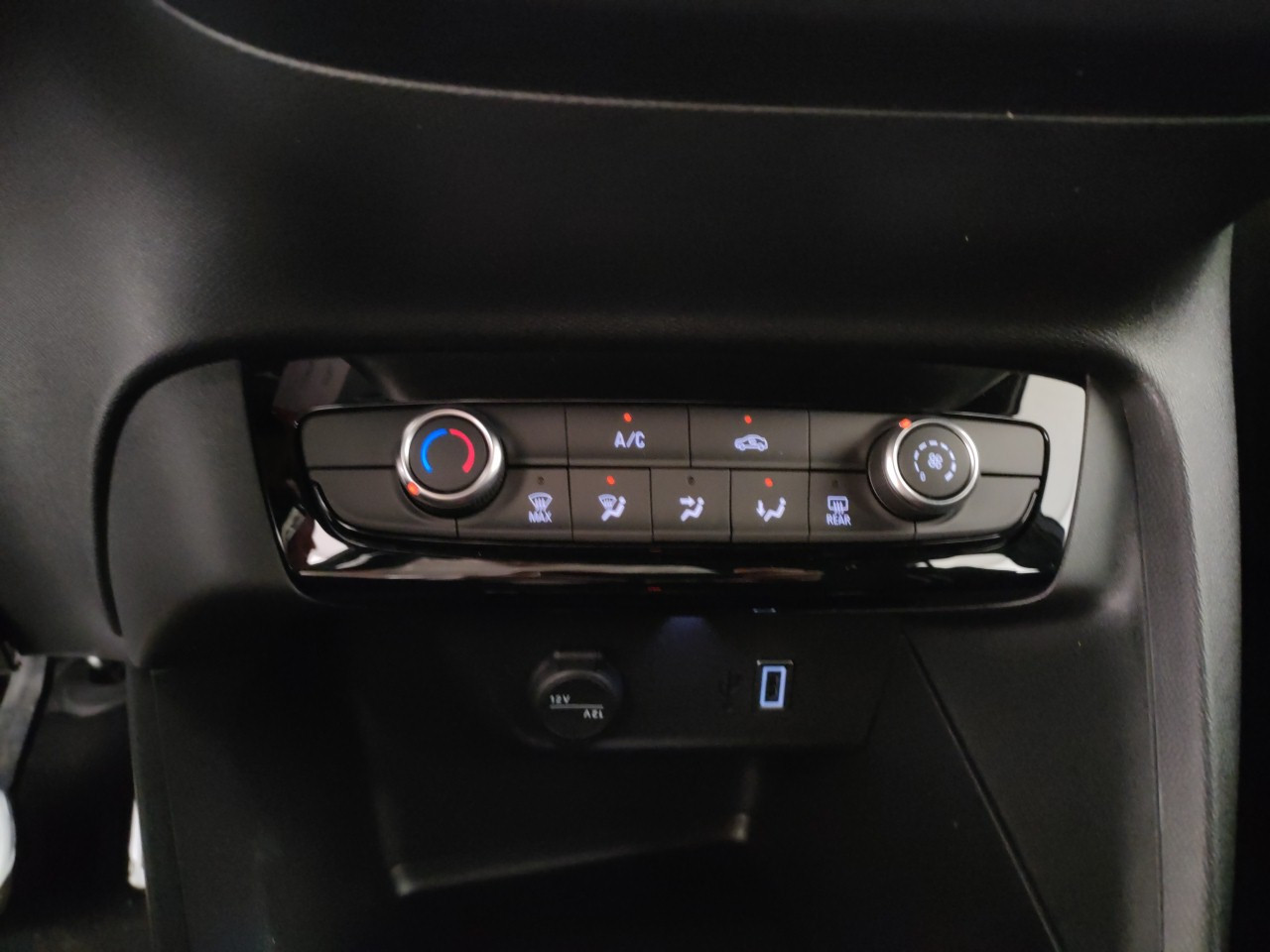 Opel Corsa Nuovo Ibrido benzina Corsa Porto Mantovano