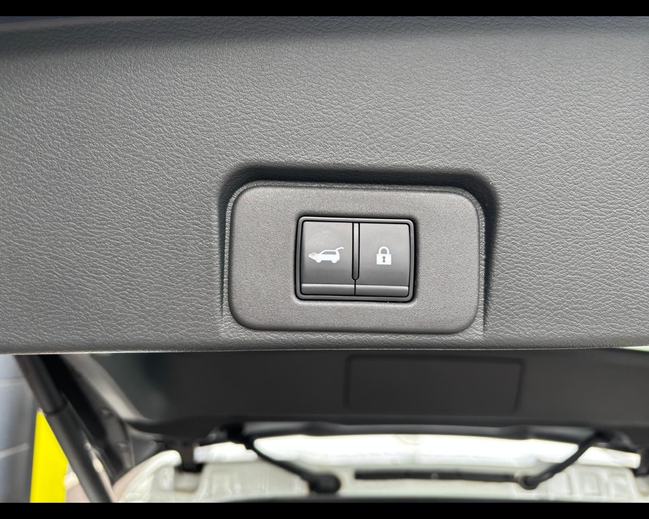 Foto NISSAN X-Trail 1.5 e-power N-Connecta 2wd auto