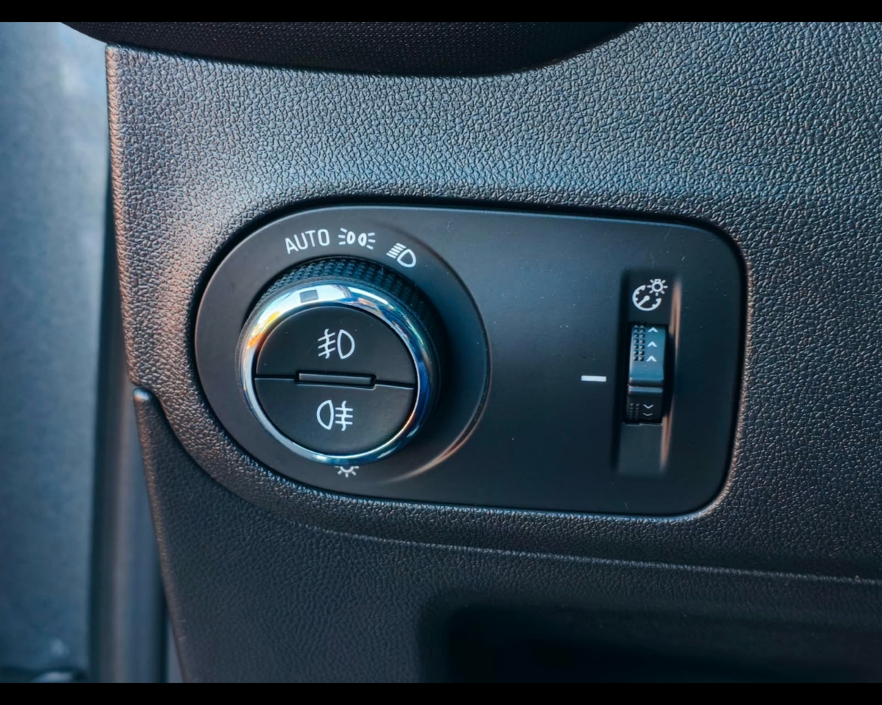 Foto OPEL Crossland X 1.5 ecotec Ultimate s&s 102cv