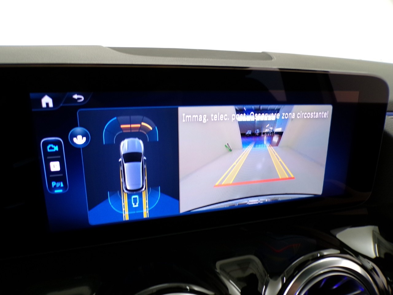 Mercedes  GLA 180 AMG Line Advanced Plus 7G-DCT - 23