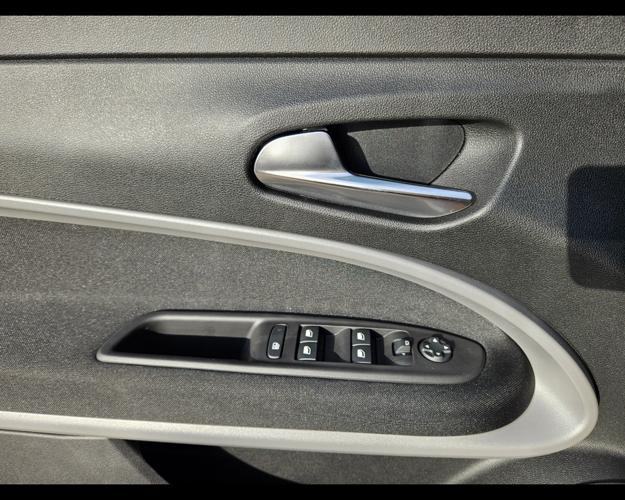 JEEP Avenger Benzina Altitude 1.2 100cv Benzina Aziendale - 11