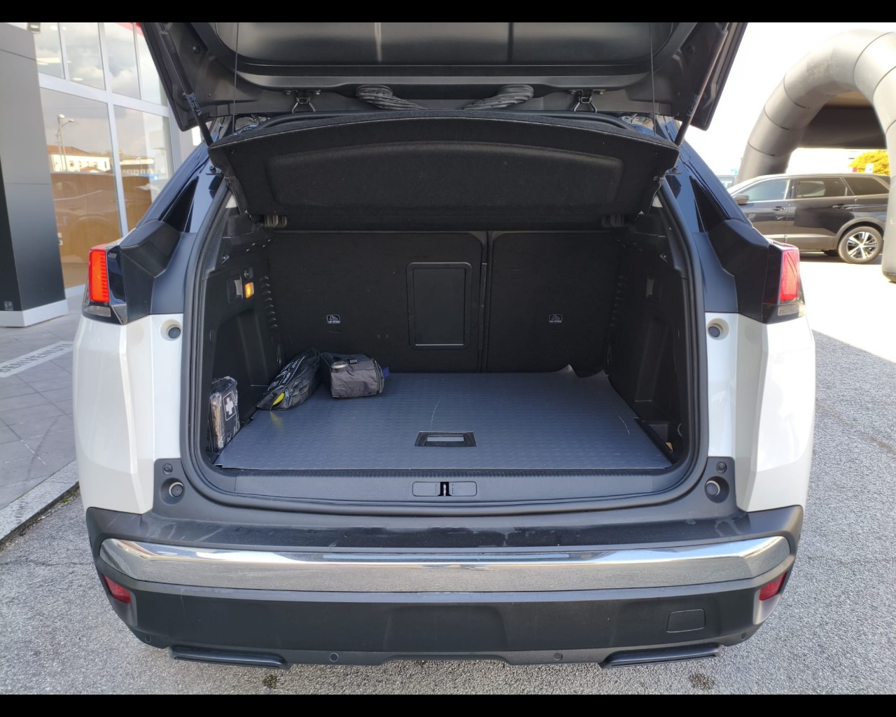 Foto PEUGEOT 3008 1.2 puretech t Allure s&s 130cv 