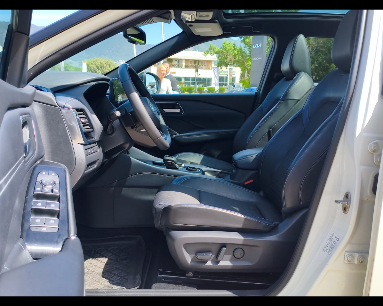 Foto NISSAN Qashqai 1.3 mhev Tekna 4wd 158cv xtronic