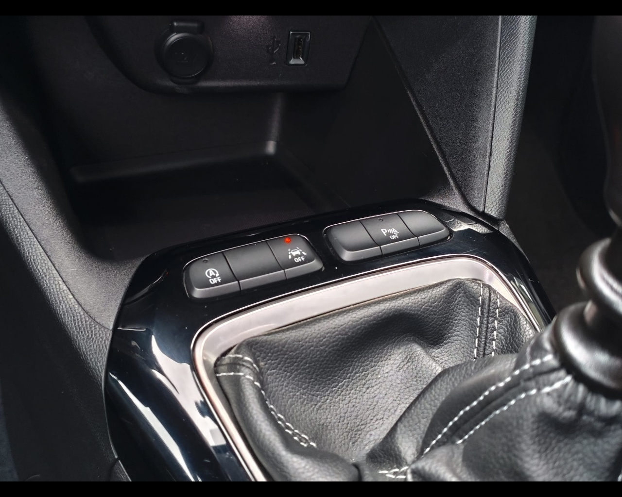 Foto OPEL Corsa 1.2 Blitz Edition s&s 100cv