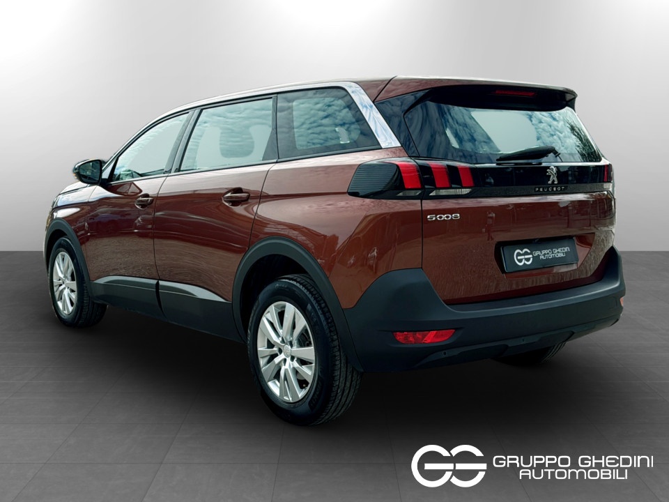 PEUGEOT 5008 1.2 puretech t Active Pack s&s 130cv Benzina usato - 2