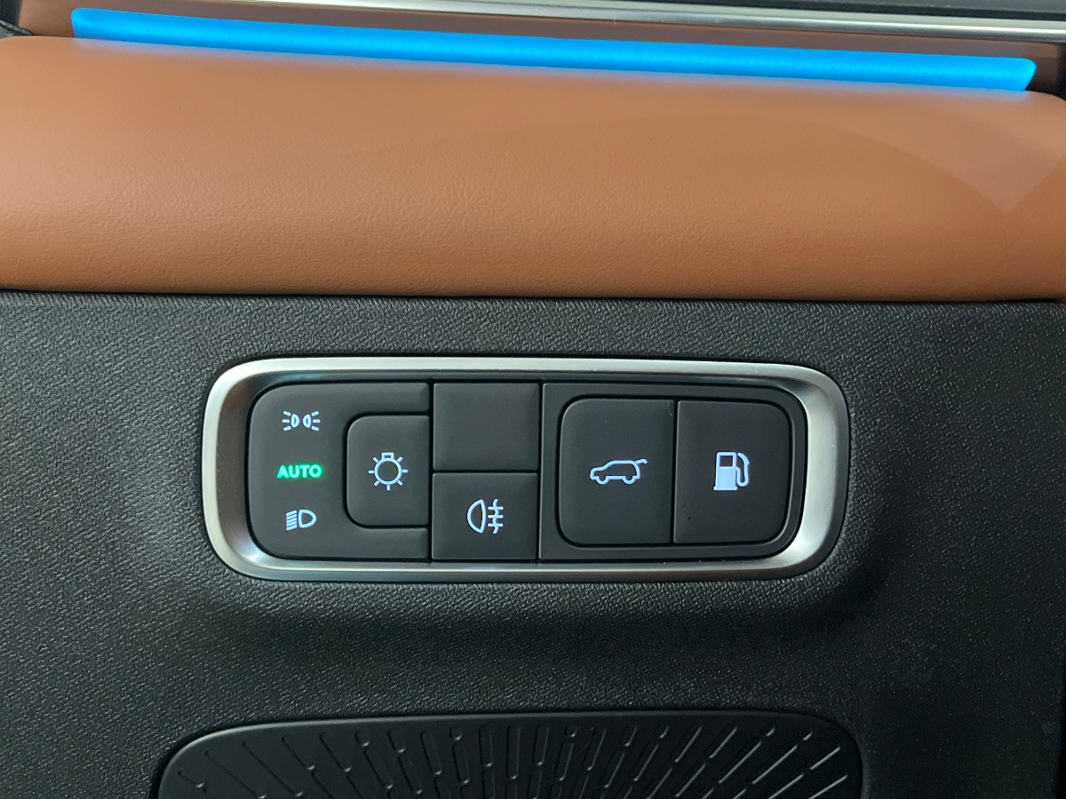 Lepas Lepas L8 PHEV Nuovo Ibrido benzina Lepas L8 PHEV Verona