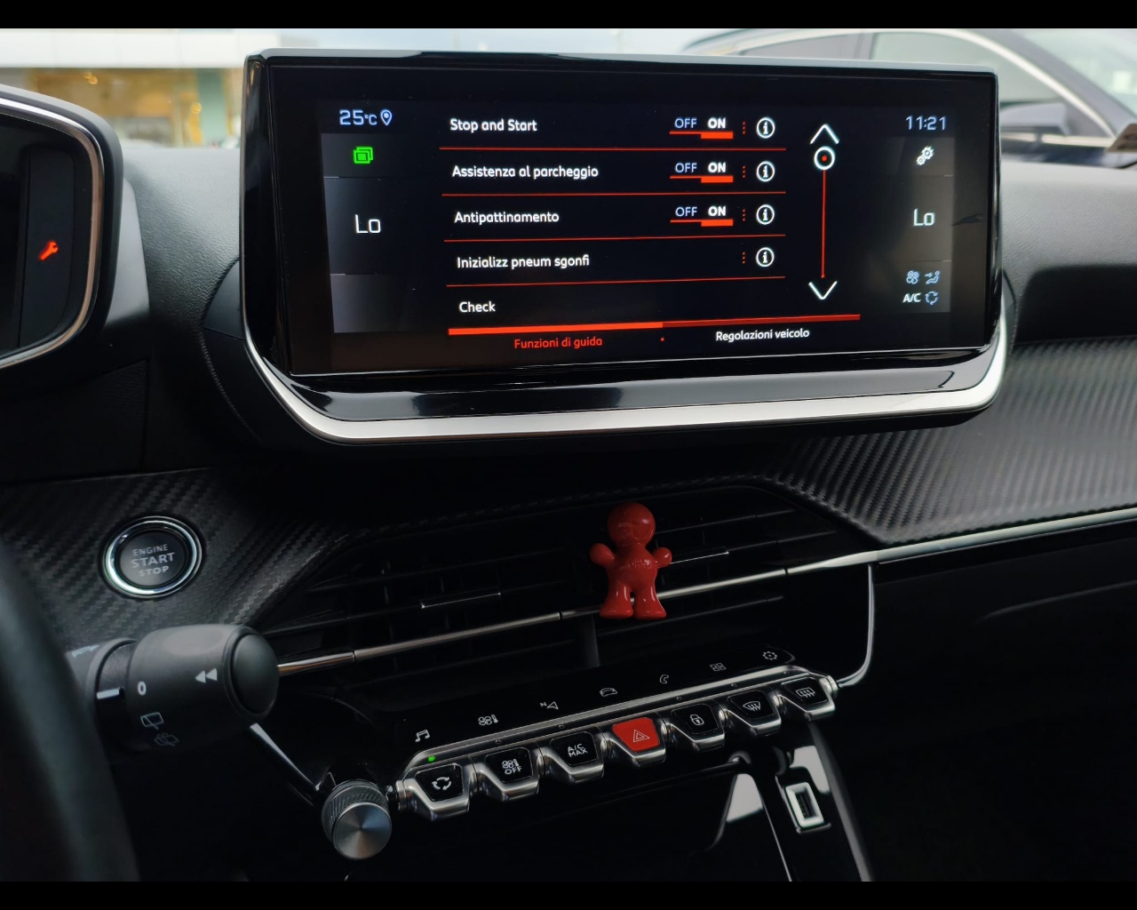 Foto PEUGEOT 2008 1.5 bluehdi Allure Pack s&s 130cv eat8
