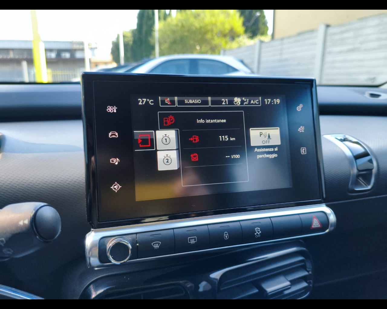 Foto CITROEN C4 Cactus 1.6 bluehdi Shine 100cv