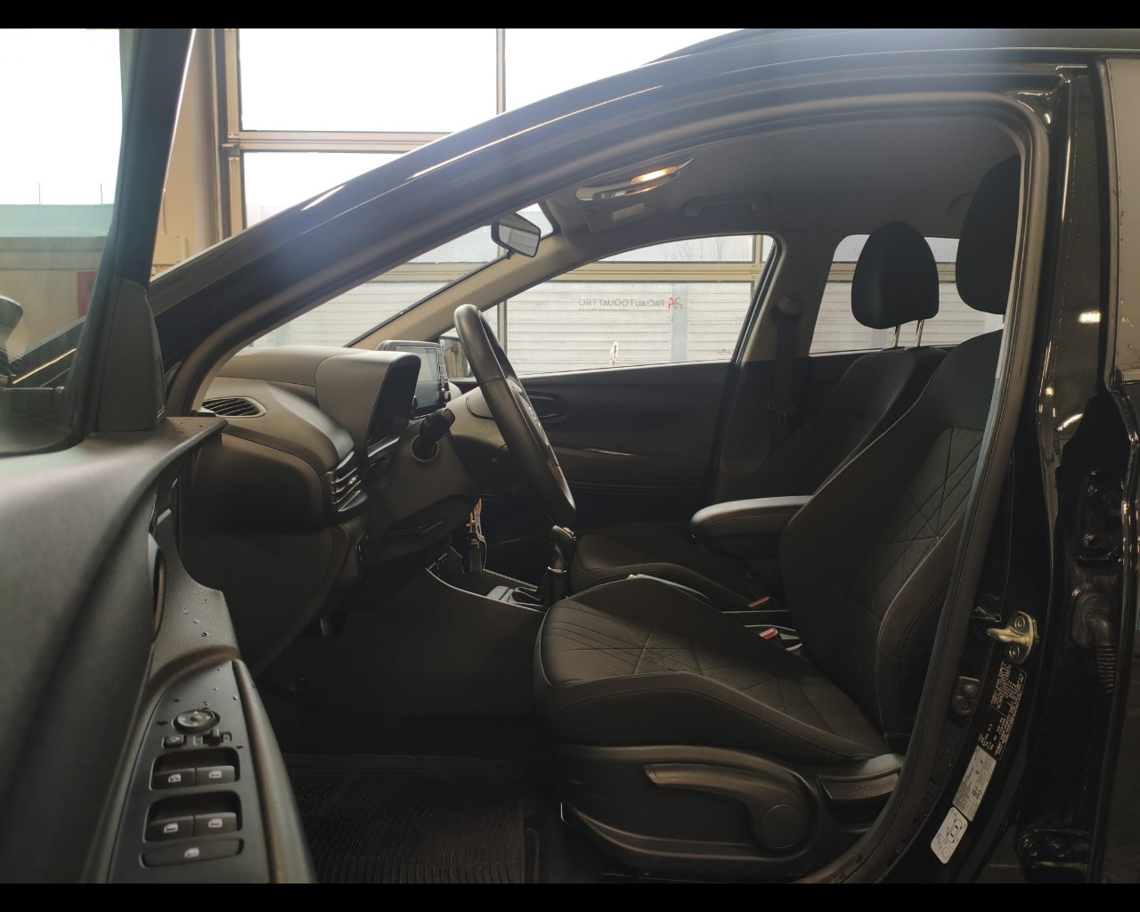 Foto HYUNDAI Bayon 1.0 t-gdi 48V Xline imt