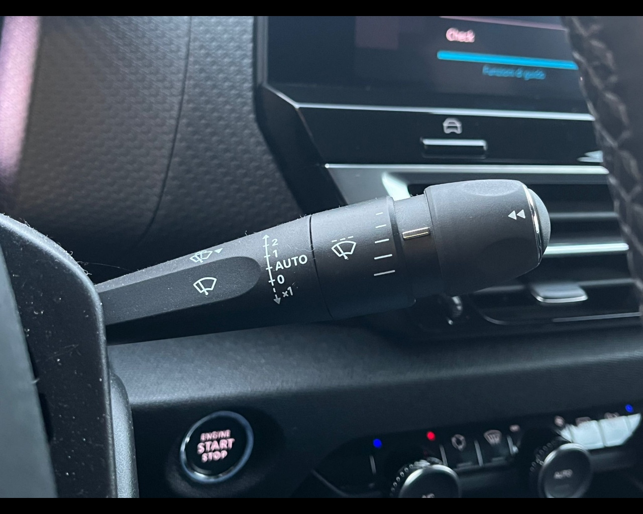 Foto CITROEN C4 1.2 puretech Shine s&s 130cv eat8