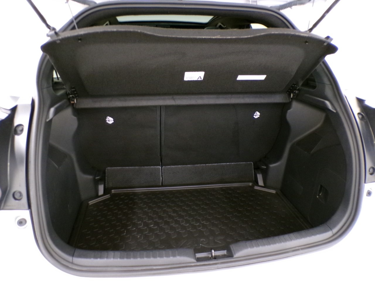 Toyota Yaris Yaris 1.5 VVT-iE Hybrid Lounge E-CVT - 9