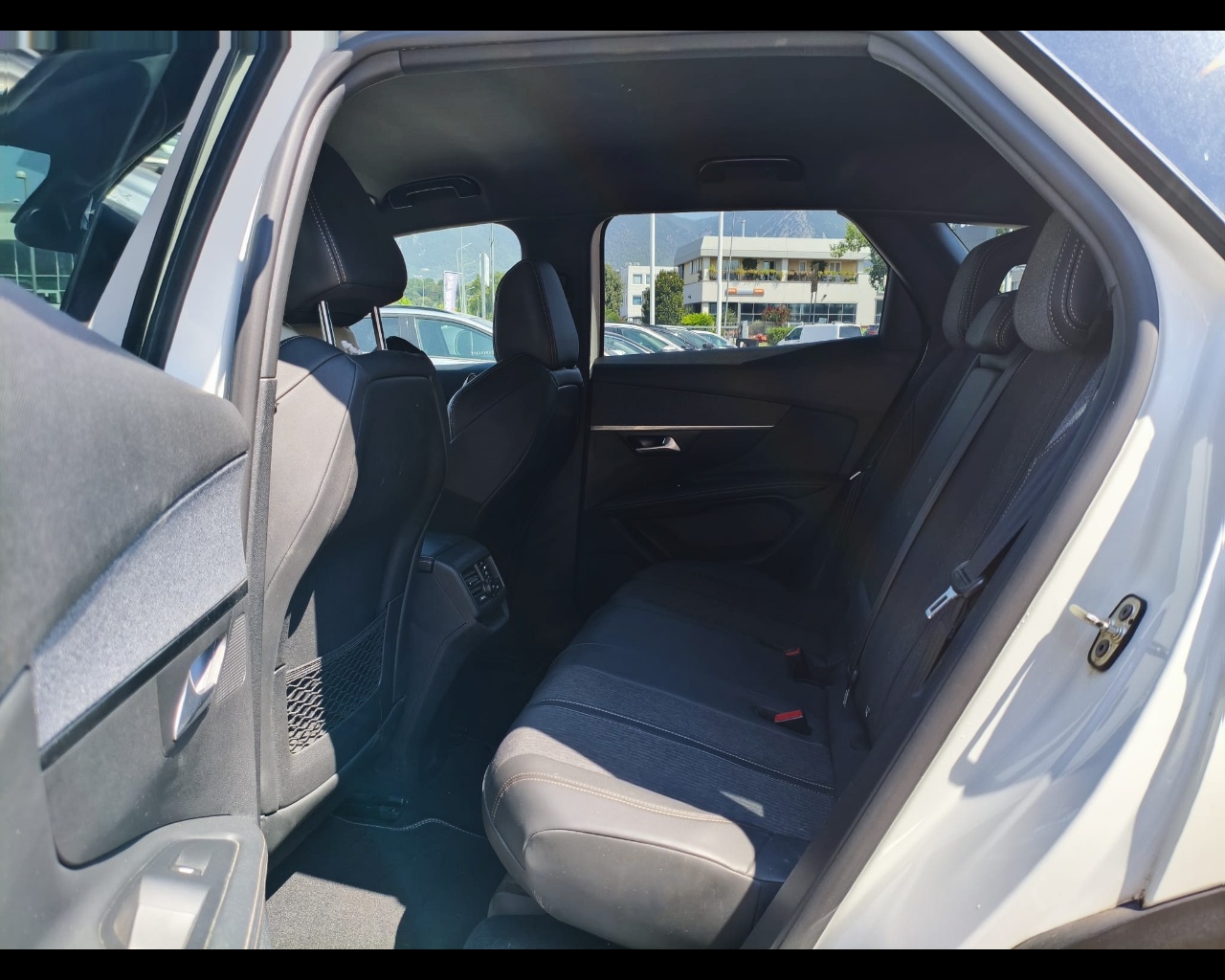 Foto PEUGEOT 3008 1.5 bluehdi GT Line s&s 130cv