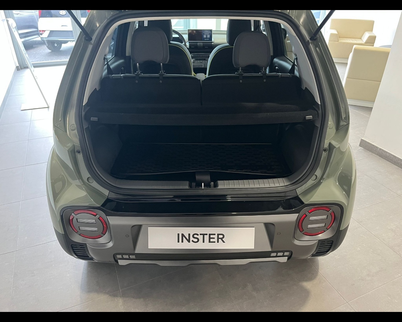 Foto HYUNDAI INSTER 49 KWH CROSS+PP