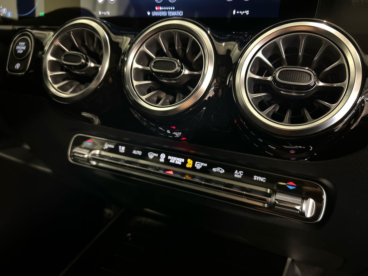 Mercedes GLA GLA 200 D Premium 8G-DCT - 14