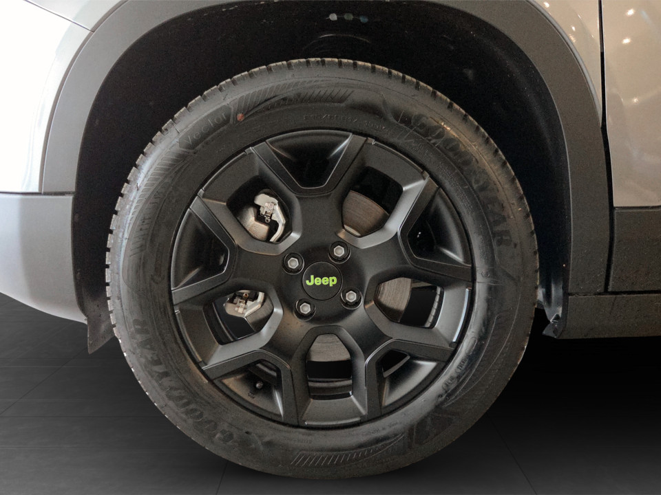 JEEP Avenger 4xe Hybrid 619 Upland 1.2 145cv 4xe Mhev Ibrida km0 - 19