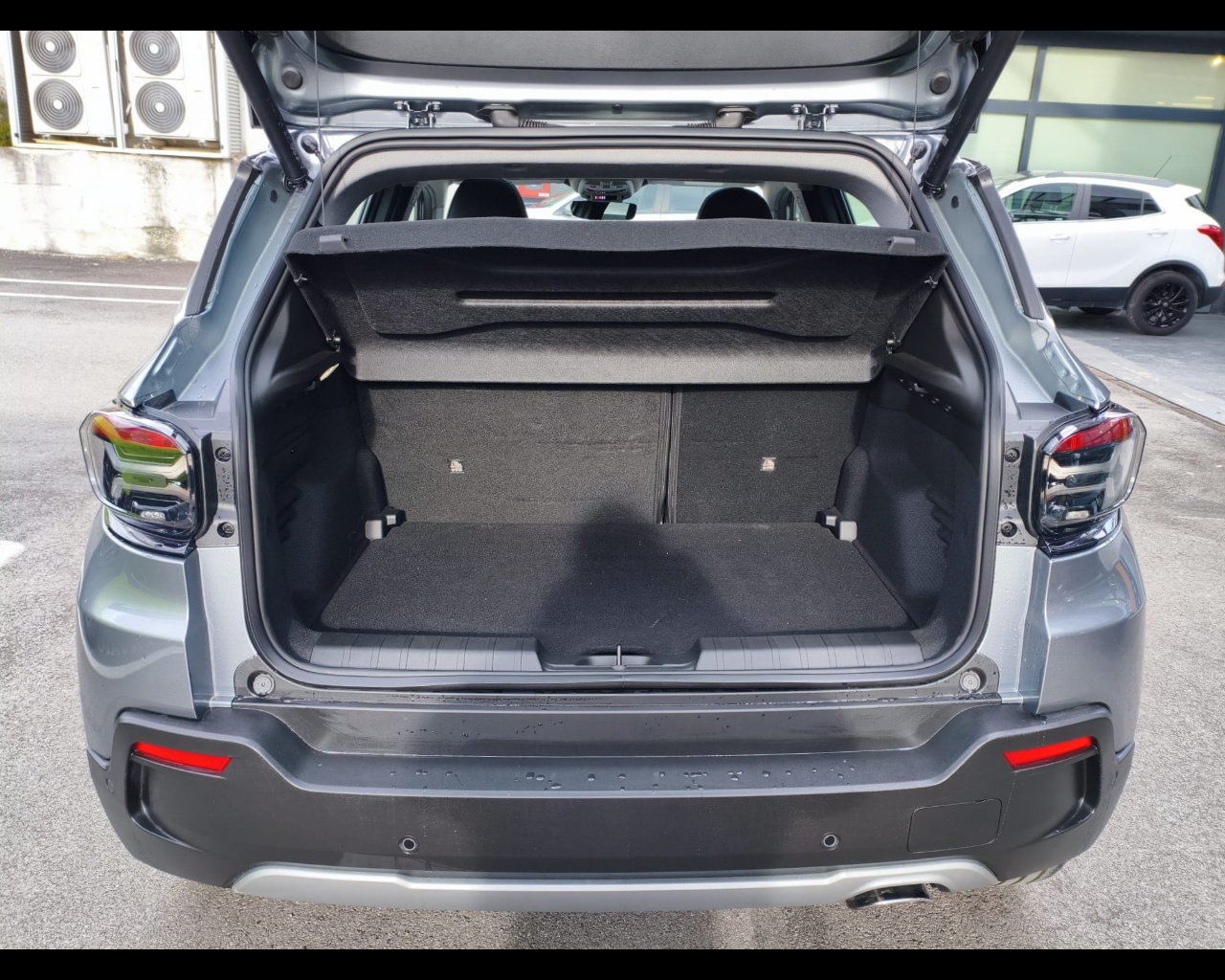 Foto JEEP Avenger 1.2 turbo e-hybrid mhev Altitude fwd 110cv edct6