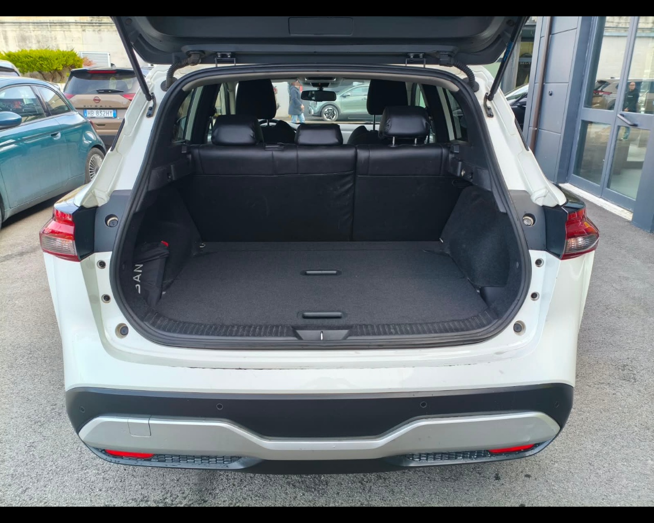 Foto NISSAN Qashqai 1.3 mhev N-Connecta 2wd 140cv (leggere la descrizione!)