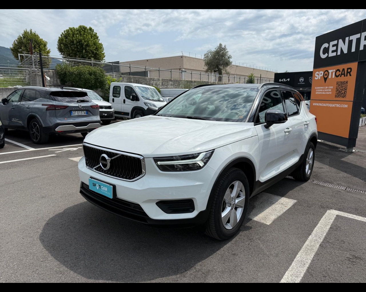 VOLVO XC40 N1 1.5 T2 Momentum Core my21 Usata