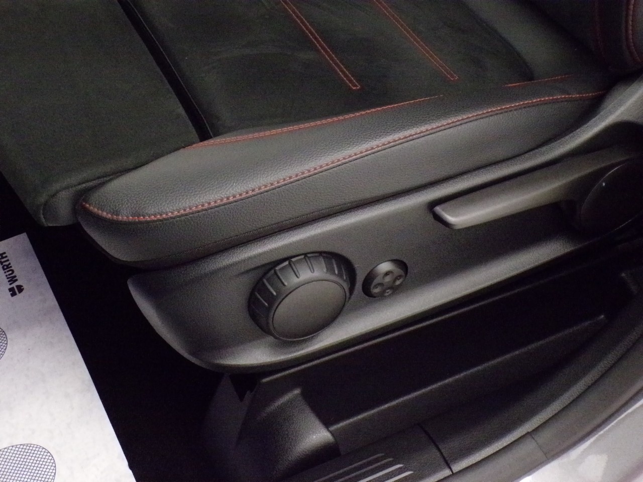Mercedes GLA GLA 200 D Premium 4Matic 8G-DCT - 14