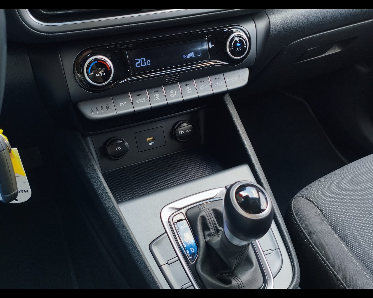 Foto HYUNDAI Kona 1.6 gdi hev Xtech 2wd 141cv dct