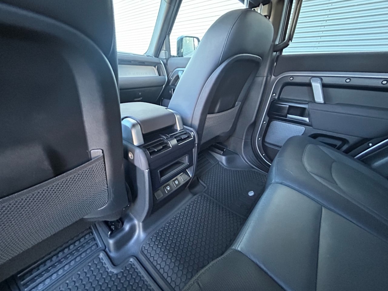 Land Rover Defender VII Defender 110 3.0d i6 mhev X-Dynamic S awd 200cv auto - 18