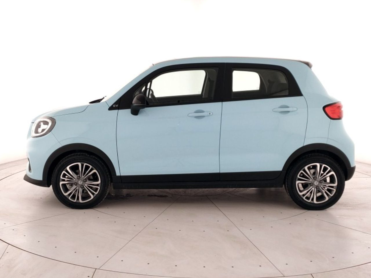 Leapmotor T03 Nuovo Elettrico T03 Porto Mantovano