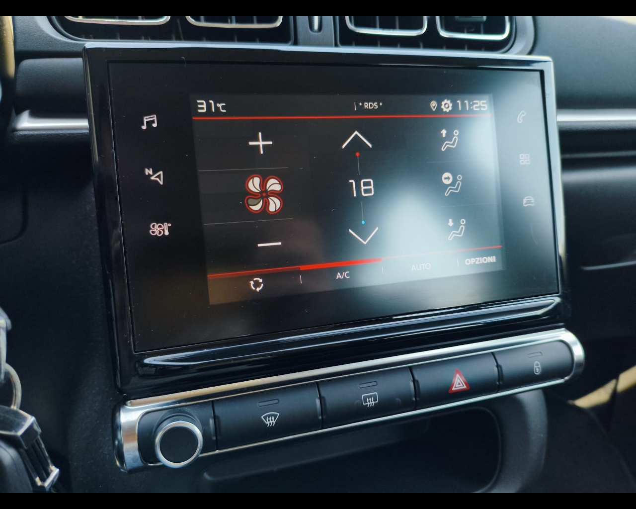 Foto CITROEN C3 1.2 puretech C-Series s&s 83cv neopatentati