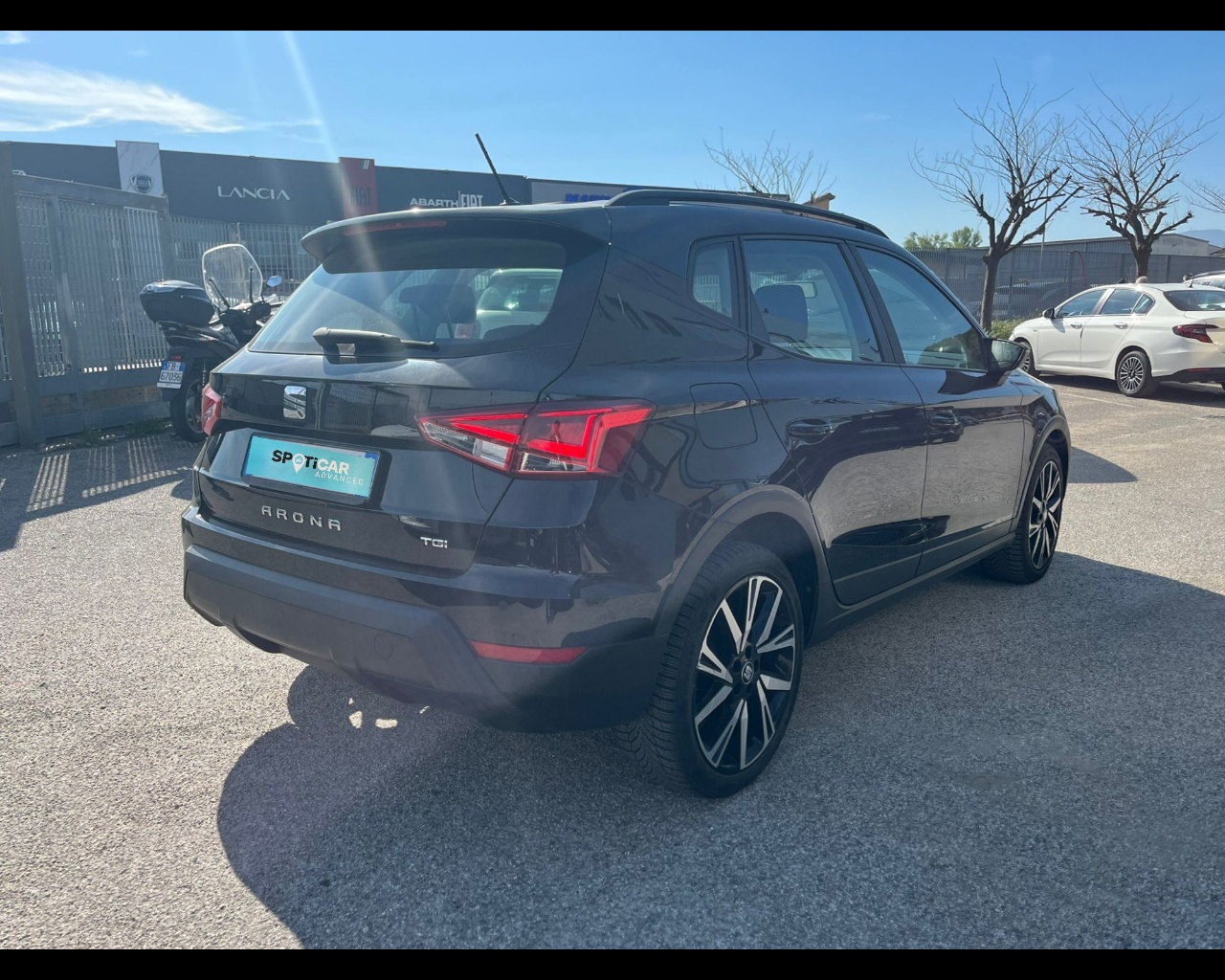 Foto SEAT Arona 1.0 tgi Black Edition 90cv