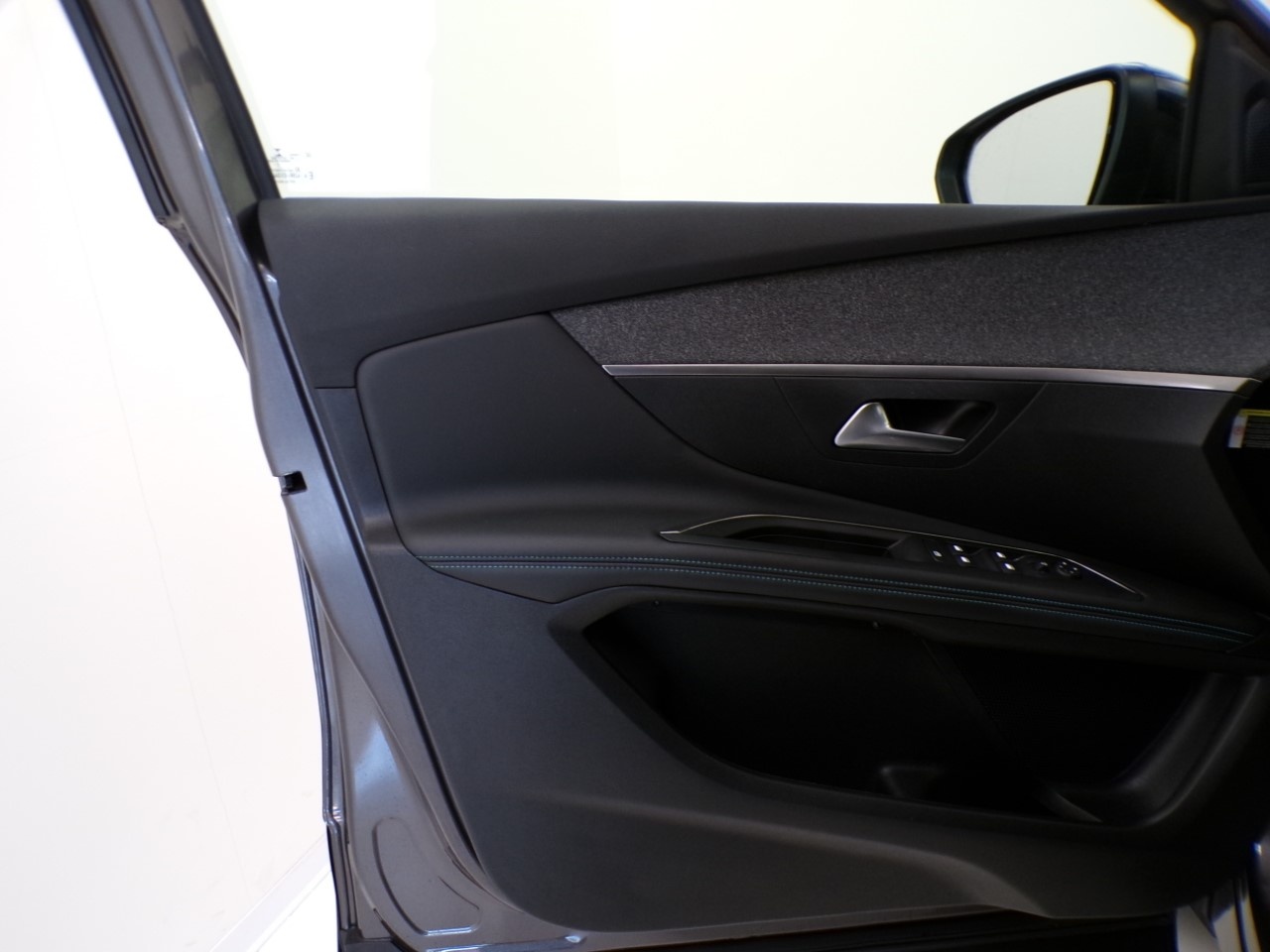 Peugeot 3008 3008 1.6 HYBRID4 300cv Allure Pack 4x4 e-EAT8 - 11