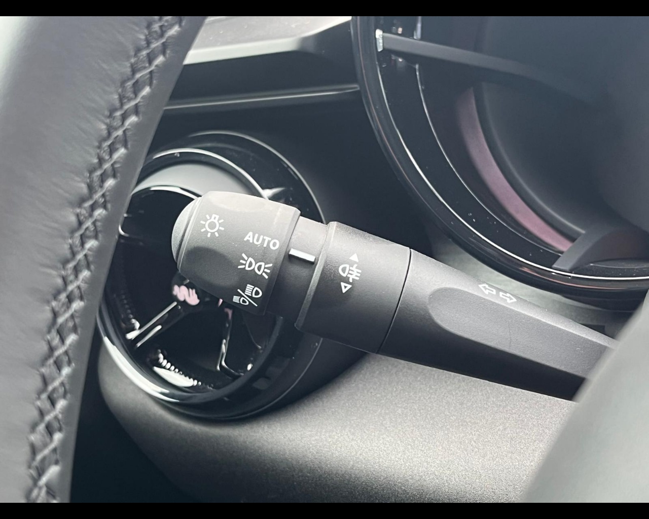 Foto ALFA ROMEO Junior Ibrida Ibrida Q4 1.2 136cv Hybrid Edct6