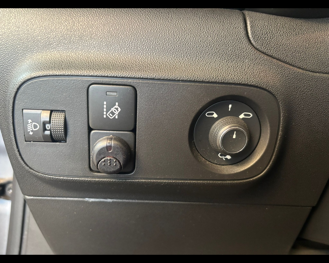 Foto CITROEN C3 1.2 puretech Shine s&s 83cv 