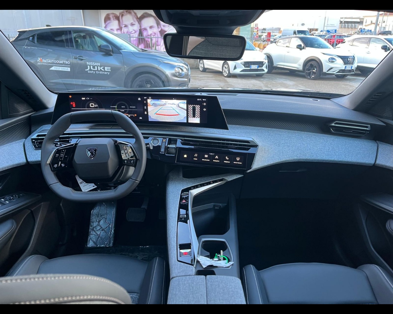 Foto PEUGEOT 5008 1.2 hybrid Allure 136cv e-dcs6