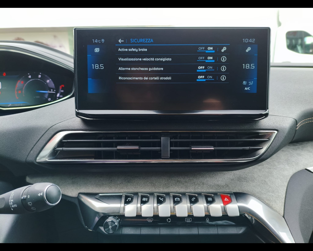 Foto PEUGEOT 3008 1.5 bluehdi GT s&s 130cv eat8 N1