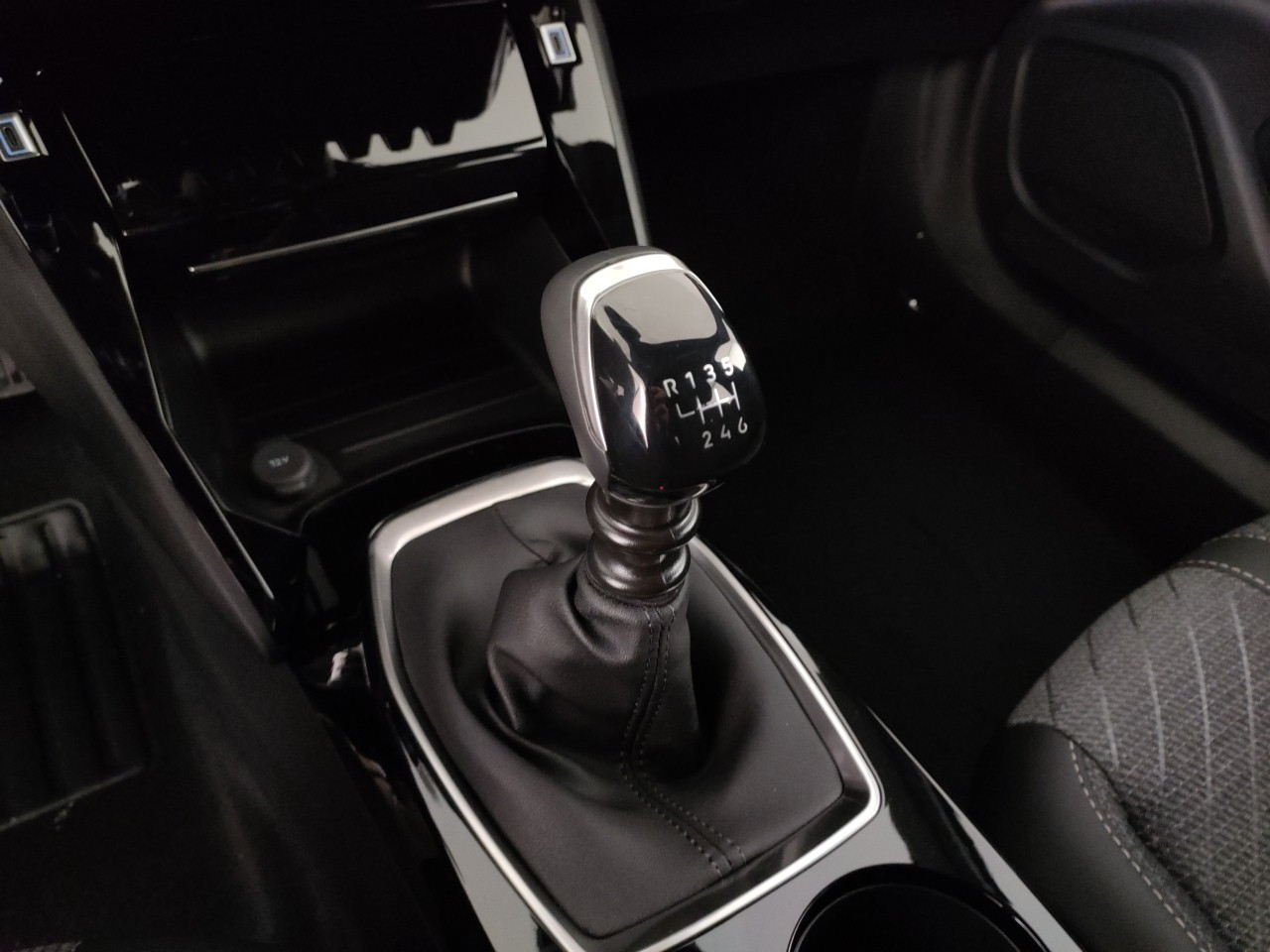 Peugeot 2008 KM0 2025 2008 Prevalle