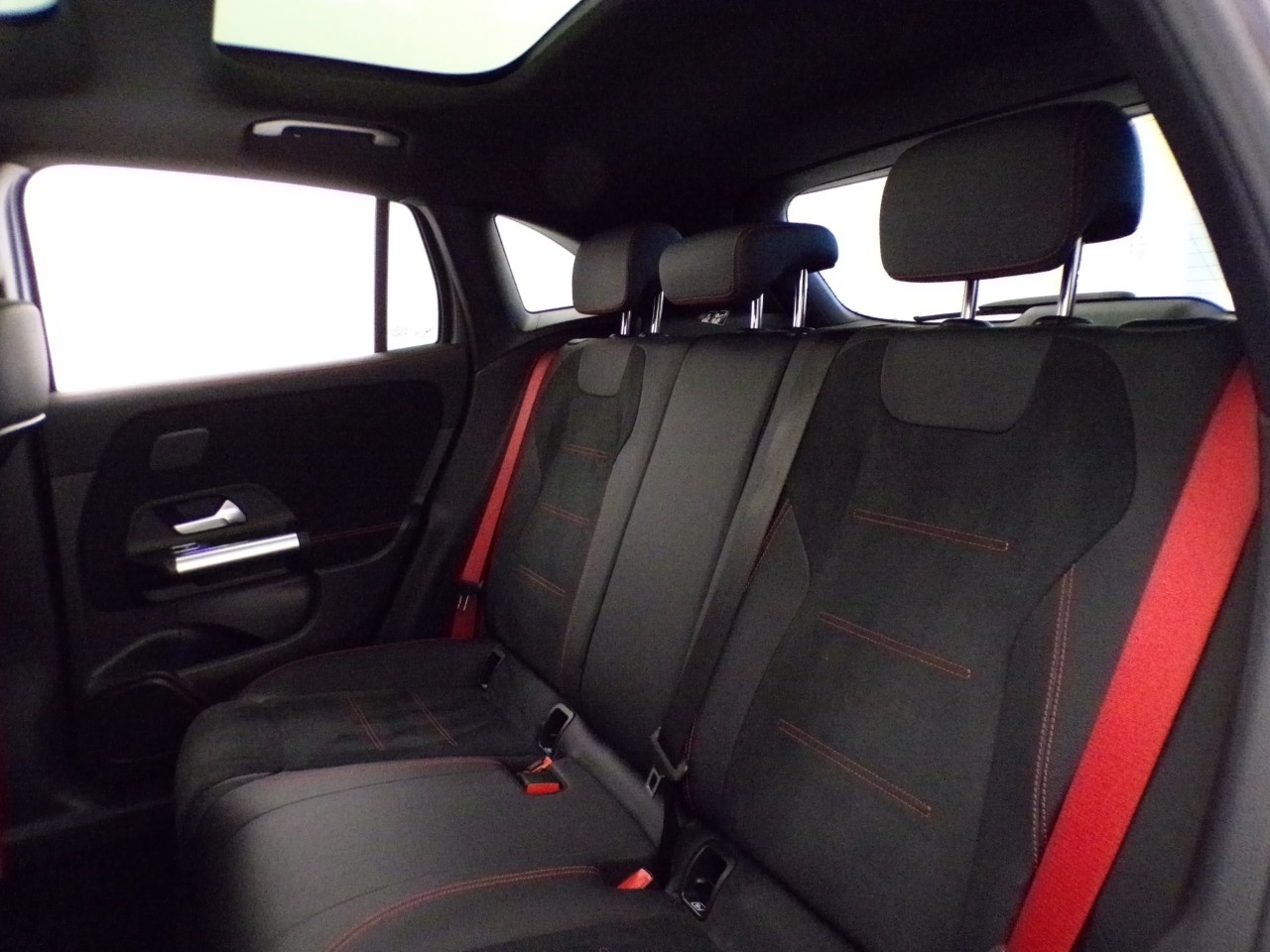 Mercedes-AMG GLA AMG GLA AMG 35 AMG Line Premium Plus 4Matic 8G-DCT - 18