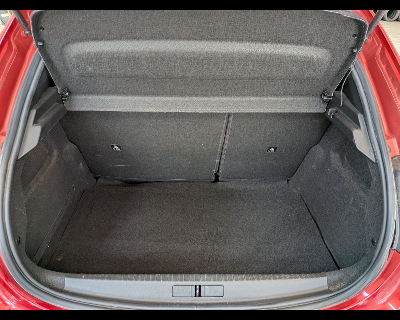 Foto PEUGEOT 208 1.5 bluehdi Allure Navi Pack s&s 100cv my20
