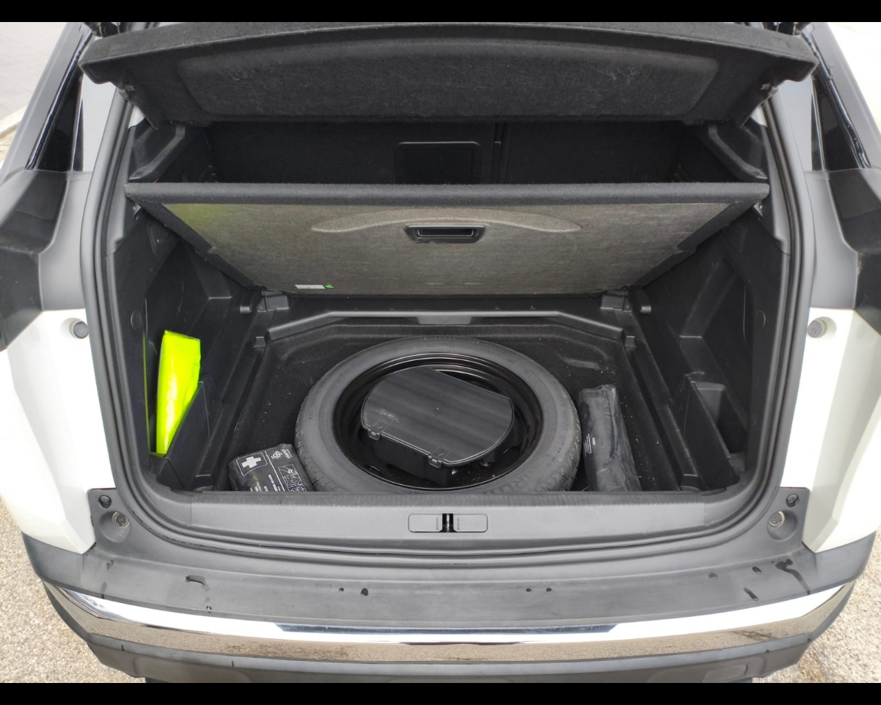 Foto PEUGEOT 3008 1.5 bluehdi Allure s&s 130cv