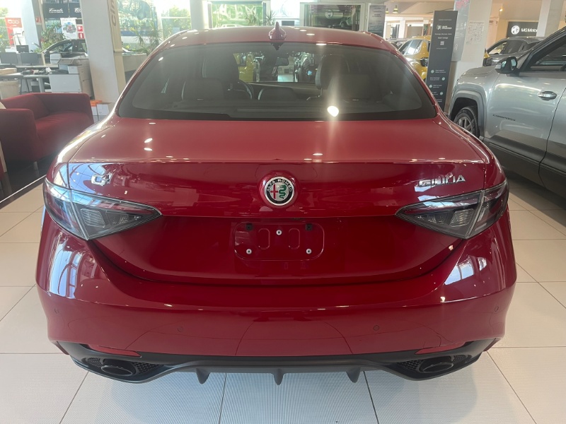 ALFA ROMEO – Giulia 2.0 Turbo 280 CV AT8 AWD Q4 Veloce