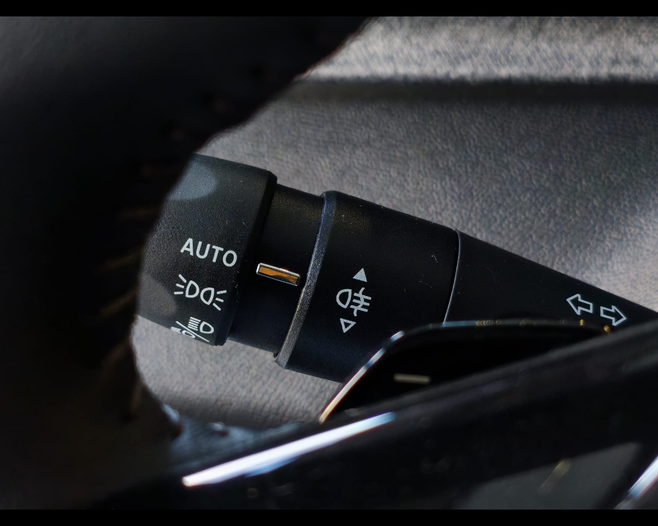 Foto PEUGEOT 308 1.2 hybrid Allure 145cv e-dcs 6