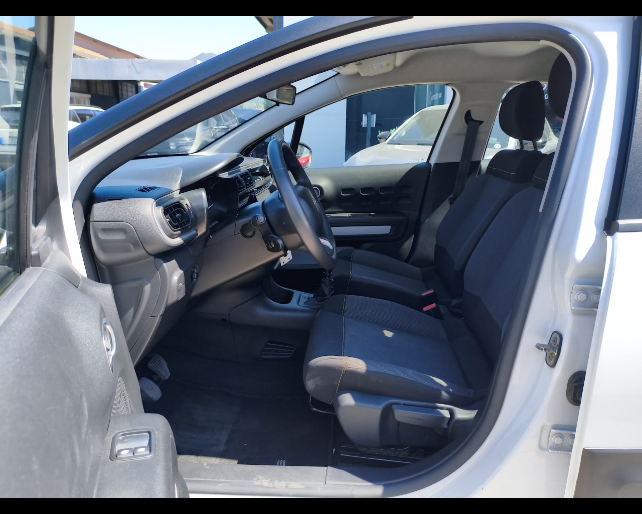 Foto CITROEN C3 1.5 bluehdi Feel Pack s&s 100cv 6m