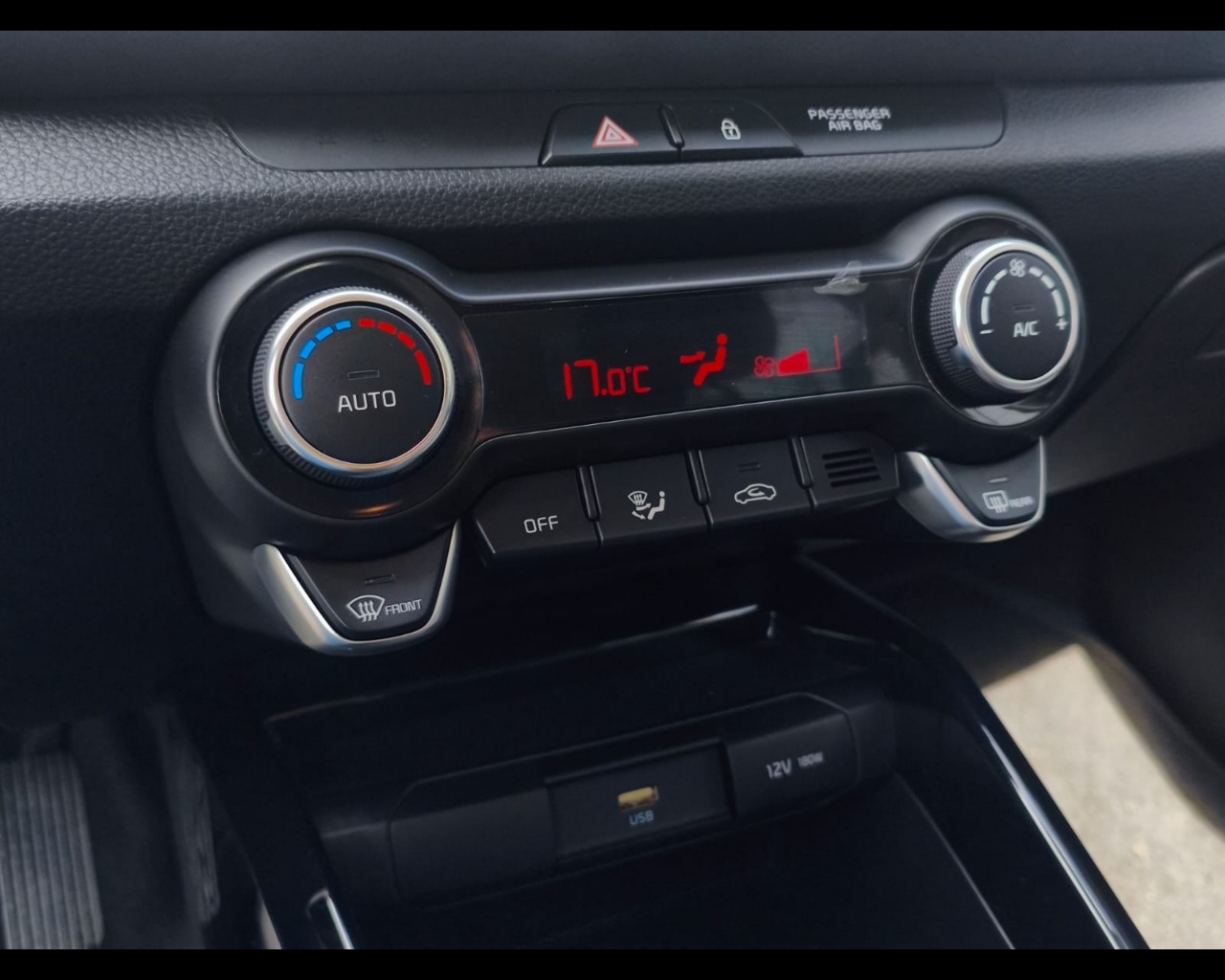 Foto KIA Stonic 1.2 Gpl Style 78cv