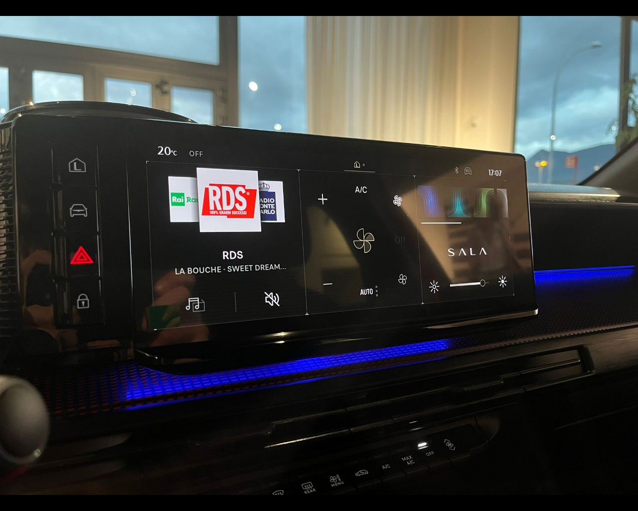 Foto LANCIA Nuova Ypsilon Ibrida Nuova Ypsilon Hf Line 1.2 110cv Ibrida