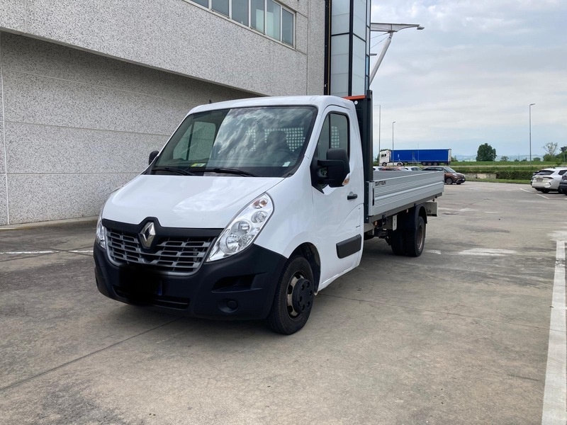 Foto veicolo RENAULT Master III 35 RWD E5 2014 Master III 35 RWD E5 2014 - master T35 2.3 dci 165cv L3 S&S E5b+ Diesel
