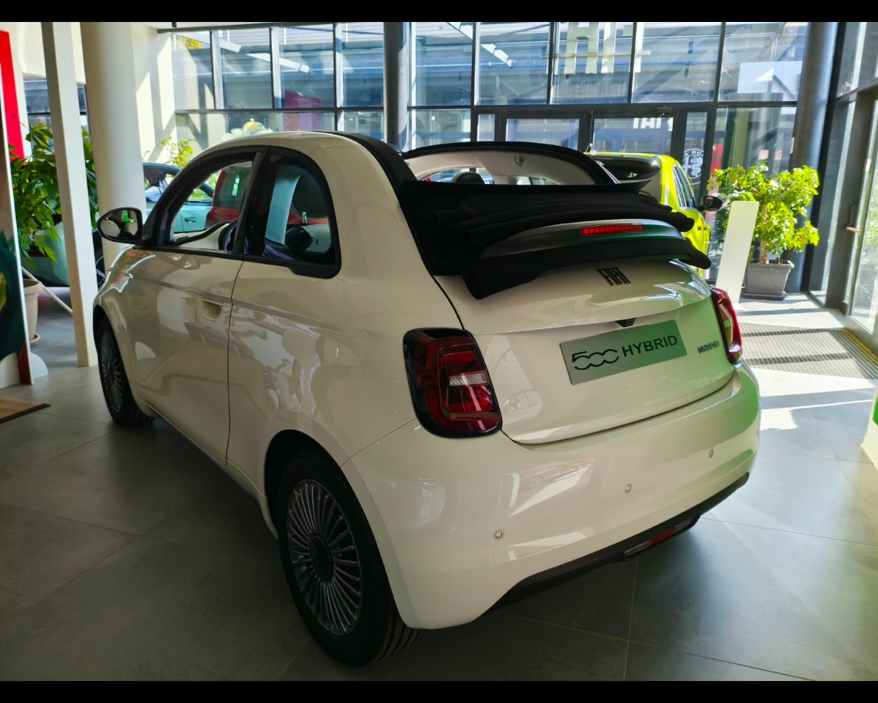 Foto FIAT 500 Hybrid Cabrio Icon 1.0 Hybrid Cabrio