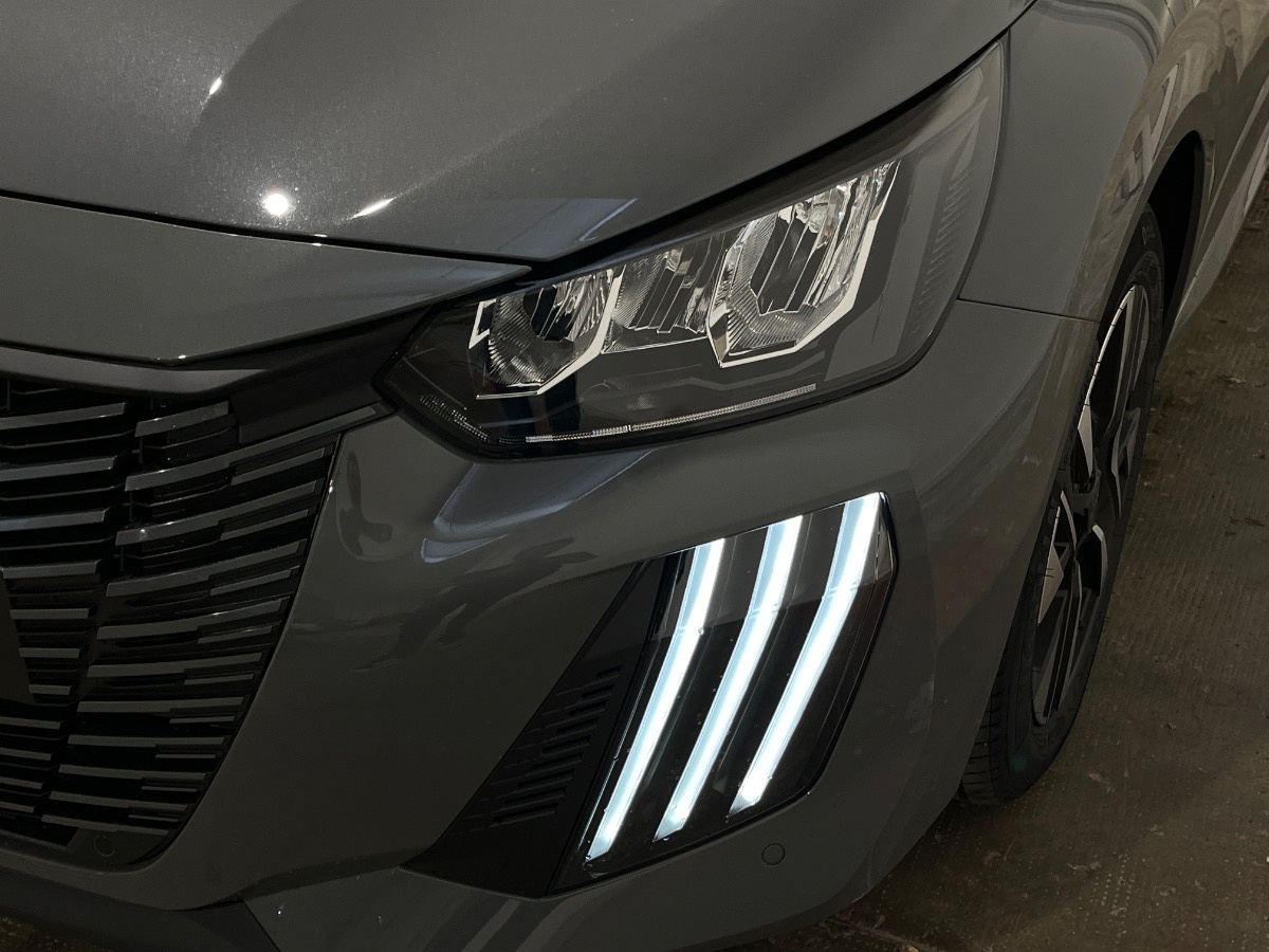 Peugeot 208 Nuovo Benzina 208 Verona
