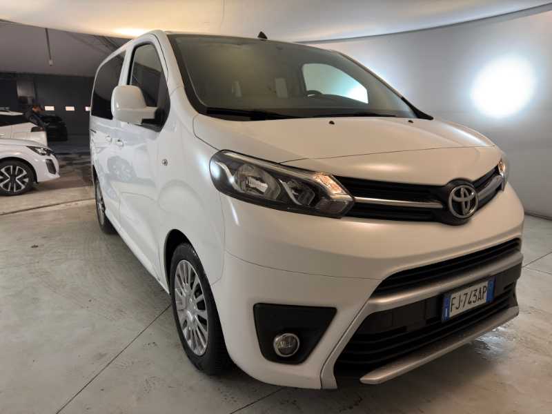 Proace Ii Verso - Proace Verso 1.6d 115cv S&s L0 Luxury 5p 8