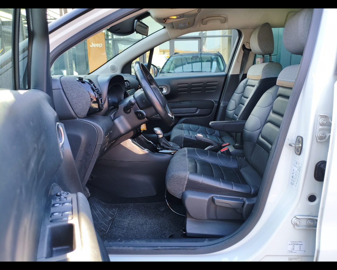 Foto CITROEN C3 Aircross 1.5 bluehdi Shine s&s 120cv eat6