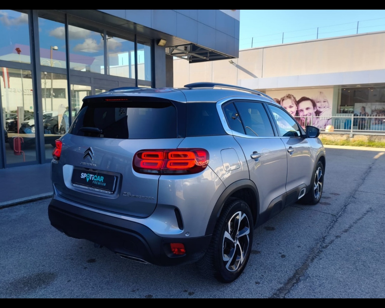 Foto CITROEN C5 Aircross 1.5 bluehdi Shine s&s 130cv eat8