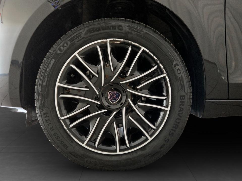 LANCIA Ypsilon 1.0 firefly hybrid Gold s&s 70cv Ibrida usato - 18