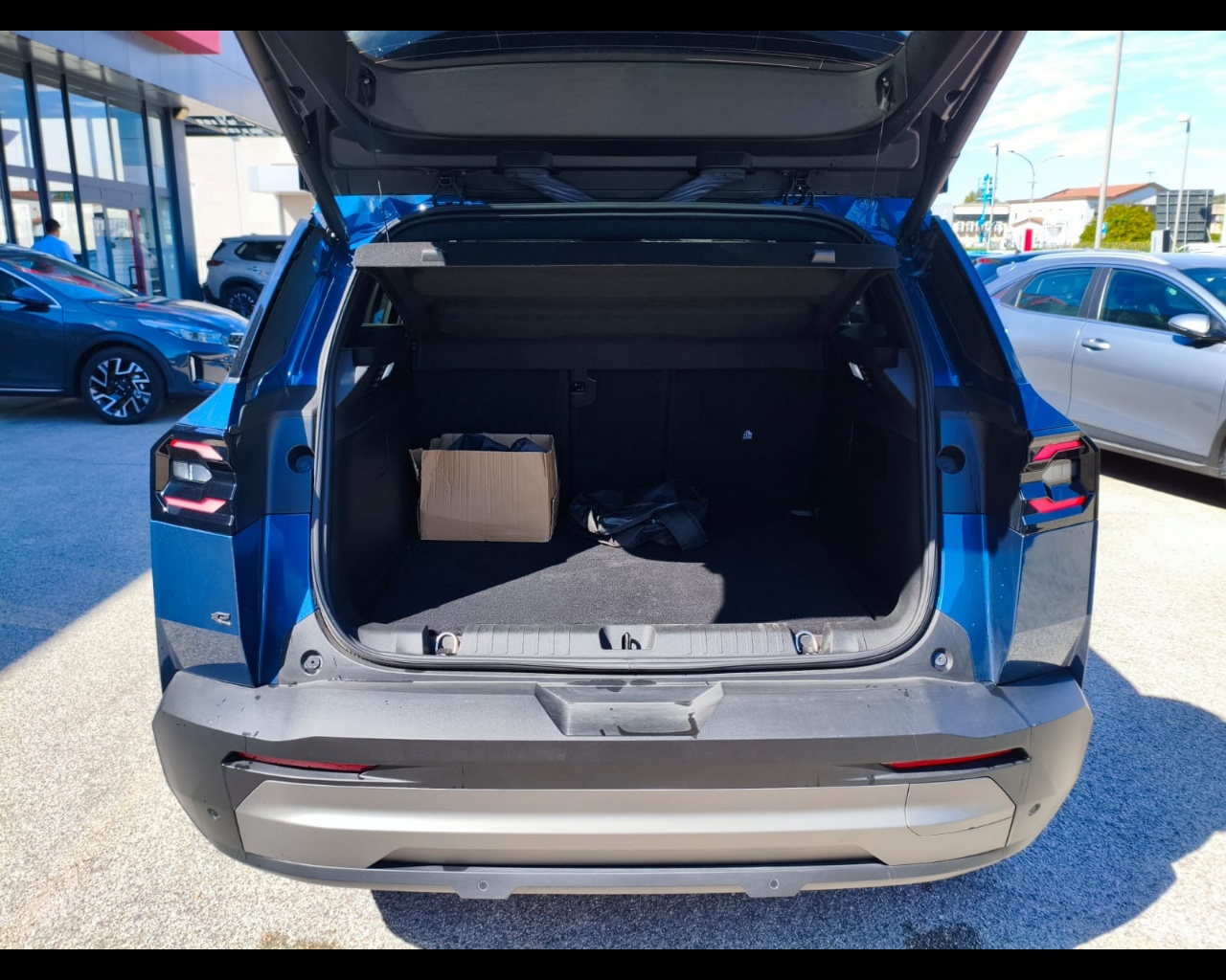 Foto JEEP Nuova Compass E-Hybrid Plug-InFirst Edition 1.6l 195cv Plug-In Hybrid Fw
